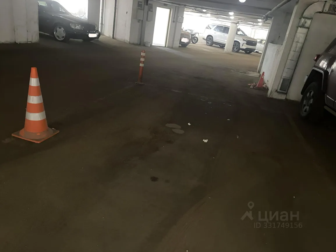 Машиноместо № 235 на третьем этаже паркинга в Куркино, 19,8 м²